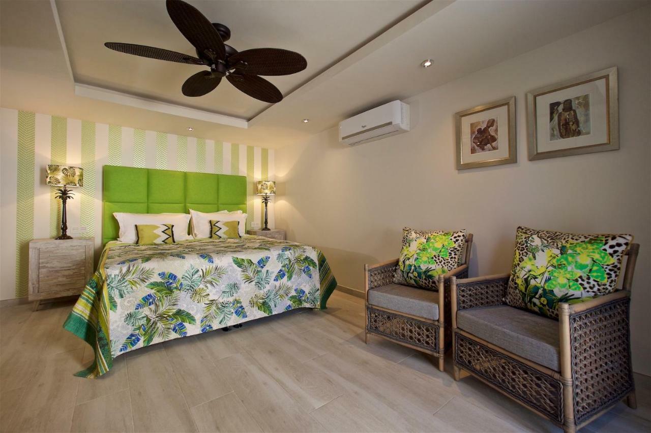 Bed and Breakfast Three Palms San Luis de Sabinillas Exterior foto