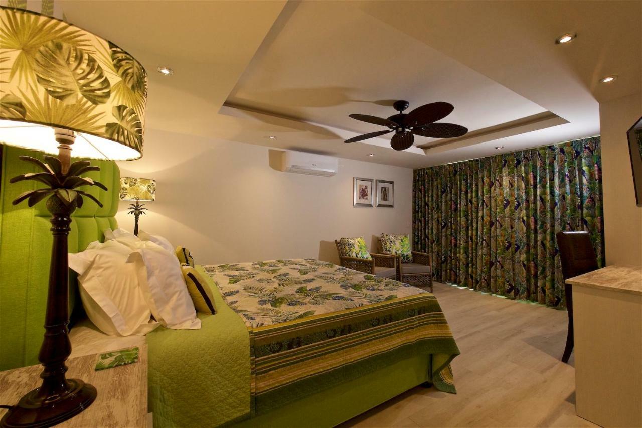 Bed and Breakfast Three Palms San Luis de Sabinillas Exterior foto