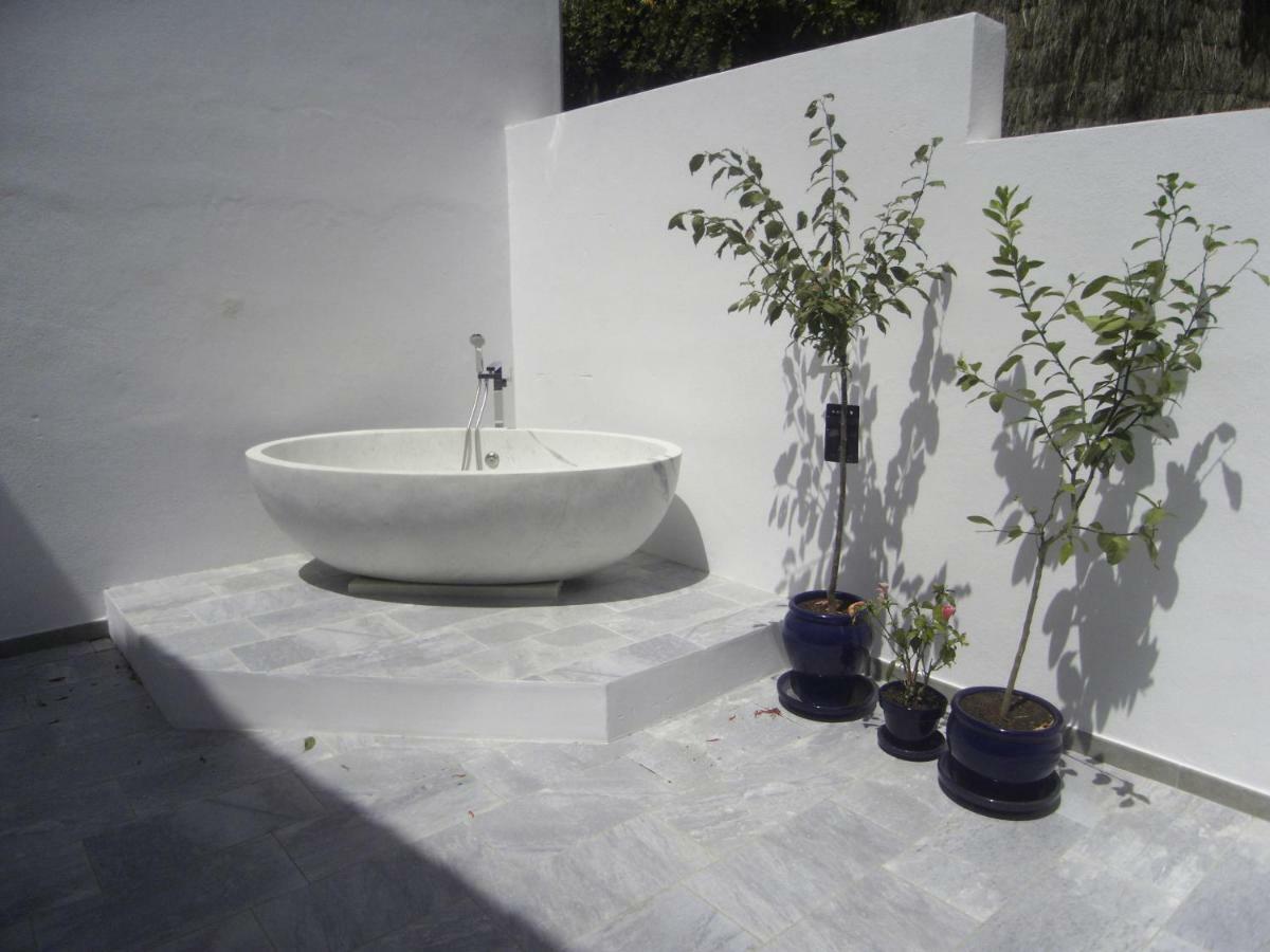Bed and Breakfast Three Palms San Luis de Sabinillas Exterior foto
